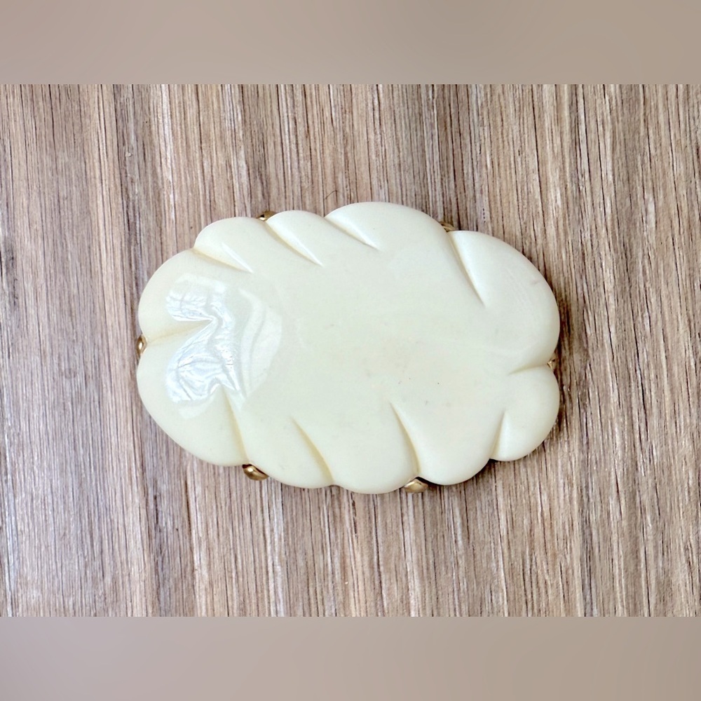 Vintage Carved Bakelite Art Deco Belt Buckle Ivory
